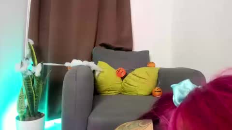 Nia online show from 10/15/25, 12:11