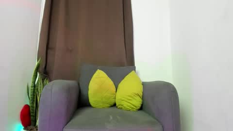 Nia online show from 12/14/25, 04:29