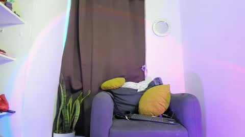 Snapshot of nyalgasai1 chatting on 04/27/26, 11:03 Nia online show from 04/27/26, 11:03