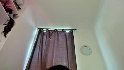 Snapshot of nyalgasai1 chatting on 06/20/26, 04:54 Nia online show from 06/20/26, 04:54