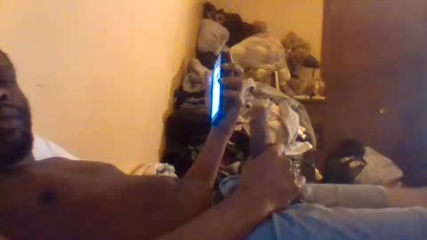 Snapshot of nycguy271 chatting on 10/01/25, 10:43 nycguy271 online show from 10/01/25, 10:43