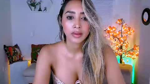 Nycole online show from 12/19/24, 02:34