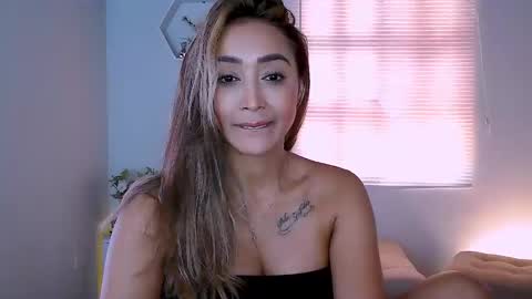 Nycole online show from 01/28/25, 03:35