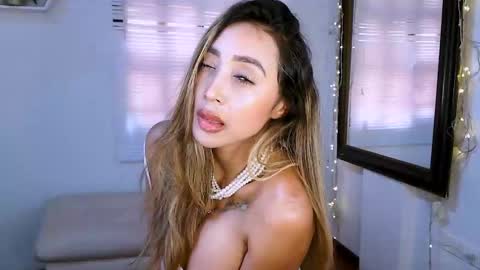 Nycole online show from 09/11/25, 03:56