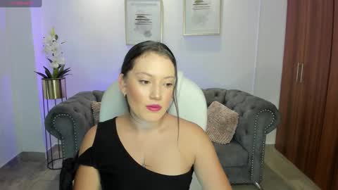 Snapshot of nylaa_rose chatting on 10/02/25, 06:48 nylaa_rose online show from 10/02/25, 06:48