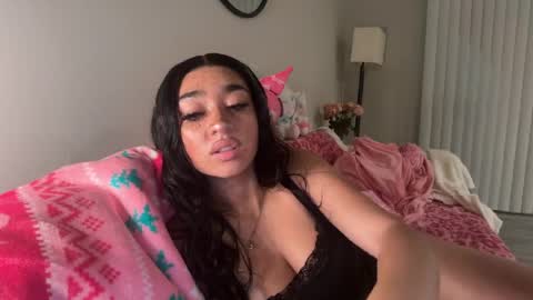 nylasinns online show from 04/30/26, 01:12