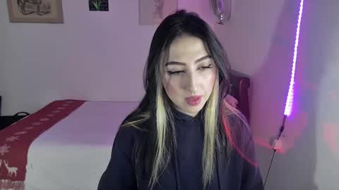 Snapshot of nymph_frida chatting on 12/05/24, 03:37 Frida online show from 12/05/24, 03:37