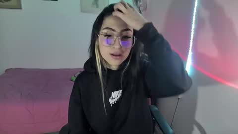 Snapshot of nymph_frida chatting on 02/03/25, 06:34 Frida online show from 02/03/25, 06:34