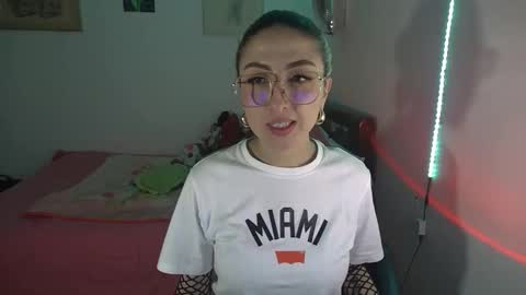 Snapshot of nymph_frida chatting on 12/05/25, 07:39 Frida online show from 12/05/25, 07:39