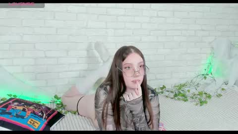 Kat online show from 04/28/26, 02:33