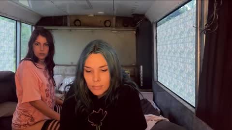 Creamy Grapefruit online show from 10/23/25, 06:56