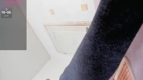 Snapshot of nymphobabee chatting on 03/13/26, 01:34 crystal 3 online show from 03/13/26, 01:34