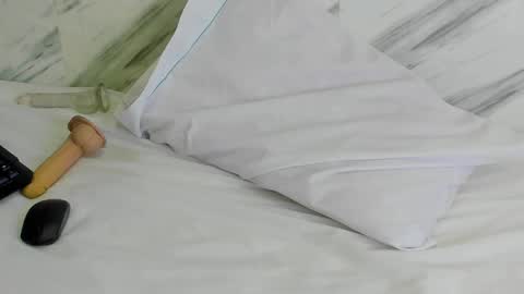 xionela gates online show from 01/26/25, 07:31