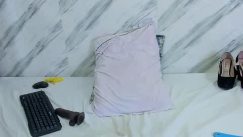 xionela gates online show from 03/03/25, 01:10