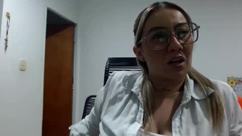 Snapshot of nymphomaniacgirl77 chatting on 02/12/25, 11:30 nymphomaniacgirl77 online show from 02/12/25, 11:30