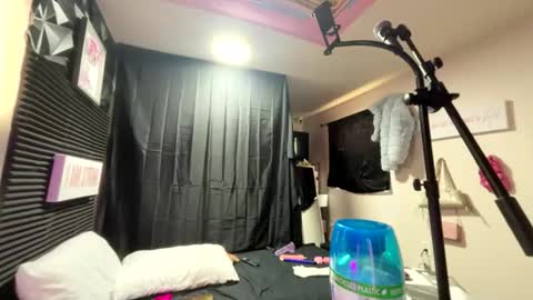 Snapshot of nymphomaticbaby chatting on 01/11/26, 02:33 nymphomaticbaby online show from 01/11/26, 02:33