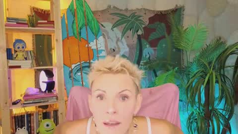 nymphvariety online show from 10/11/25, 05:28