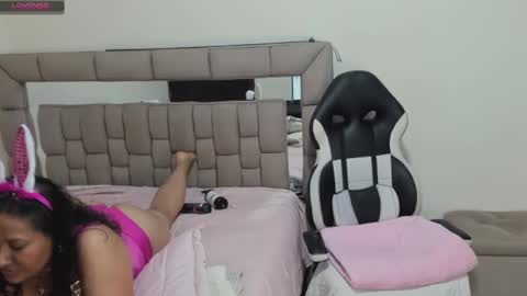 nyomi browm online show from 02/01/25, 11:58