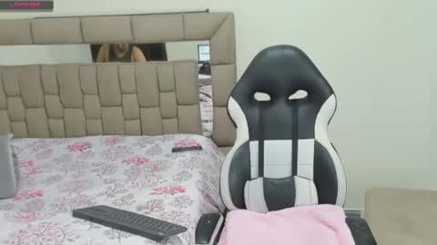 nyomi browm online show from 02/20/25, 04:07