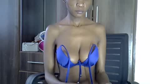 Snapshot of nyverra chatting on 05/19/26, 06:09 nyverra online show from 05/19/26, 06:09