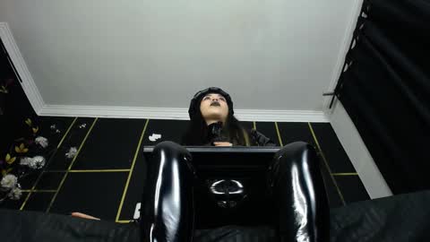 Snapshot of nyx1126 chatting on 03/04/25, 10:57 nyx1126 online show from 03/04/25, 10:57