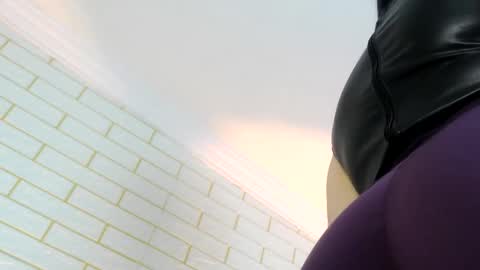 Snapshot of nyx1126 chatting on 11/06/25, 12:28 nyx1126 online show from 11/06/25, 12:28