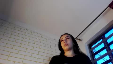 Snapshot of nyx1126 chatting on 11/21/25, 01:21 nyx1126 online show from 11/21/25, 01:21