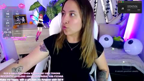 Alex   .    online show from 10/27/25, 09:52