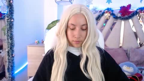 Alex   .    online show from 12/03/25, 12:29