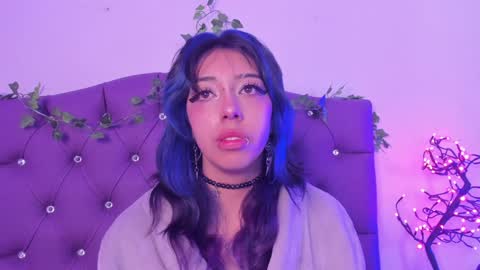 Snapshot of nyx_nayla chatting on 12/09/24, 03:11 online show from 12/09/24, 03:11