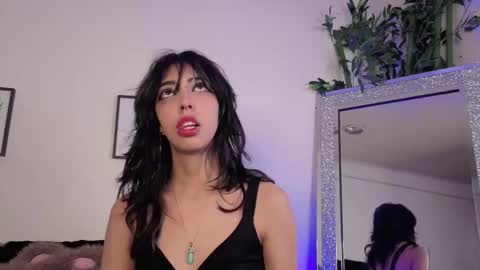 Snapshot of nyx_nayla chatting on 09/26/25, 11:42 online show from 09/26/25, 11:42