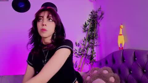 Snapshot of nyx_nayla chatting on 01/11/26, 04:17 online show from 01/11/26, 04:17
