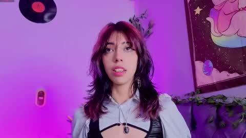 Snapshot of nyx_nayla chatting on 01/16/26, 07:45 online show from 01/16/26, 07:45
