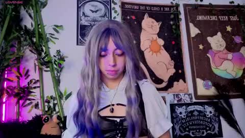 Snapshot of nyx_nayla chatting on 03/16/26, 06:12 online show from 03/16/26, 06:12