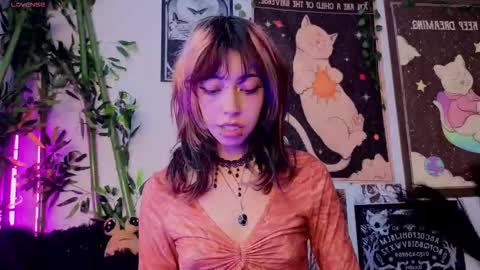 Snapshot of nyx_nayla chatting on 03/25/26, 07:42 online show from 03/25/26, 07:42
