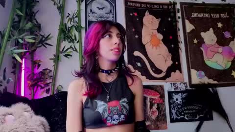 Snapshot of nyx_nayla chatting on 04/20/26, 07:59 online show from 04/20/26, 07:59