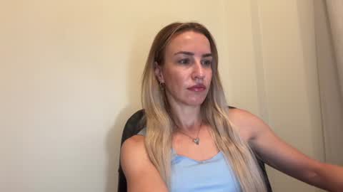 Snapshot of nyxelia_ chatting on 06/19/26, 07:12 Anastasia online show from 06/19/26, 07:12
