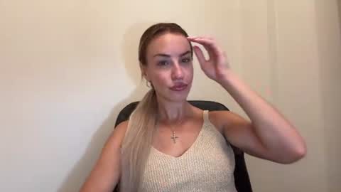 Snapshot of nyxelia_ chatting on 07/10/26, 07:23 Anastasia online show from 07/10/26, 07:23