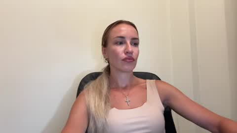 Snapshot of nyxelia_ chatting on 07/15/26, 07:08 Anastasia online show from 07/15/26, 07:08