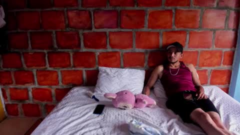 Snapshot of nyxiia chatting on 12/21/25, 03:19 Scarlett online show from 12/21/25, 03:19