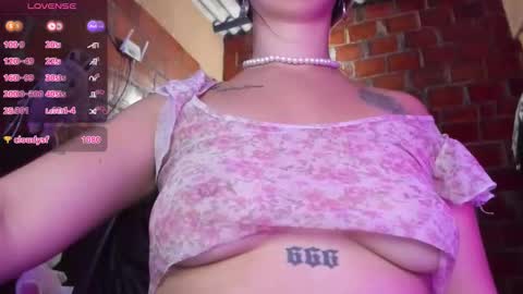 Snapshot of nyxiia chatting on 02/28/26, 02:40 Scarlett online show from 02/28/26, 02:40