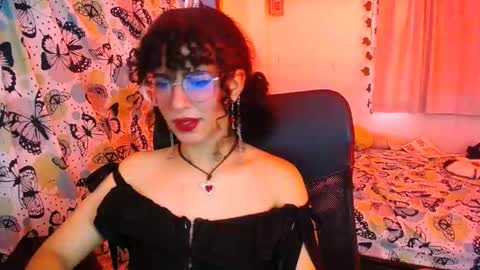 Snapshot of nyxxei chatting on 01/13/26, 10:04 Nyxxei online show from 01/13/26, 10:04