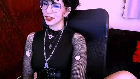 Snapshot of nyxxei chatting on 02/20/26, 06:26 Nyxxei online show from 02/20/26, 06:26