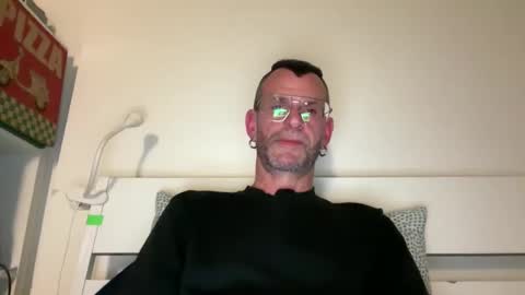 Jonathan Deep online show from 05/18/26, 07:41