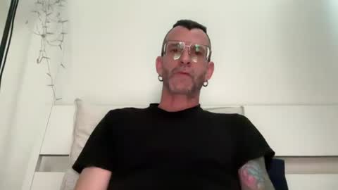 Snapshot of o_johnny_deep_o chatting on 06/14/26, 10:17 Jonathan Deep online show from 06/14/26, 10:17