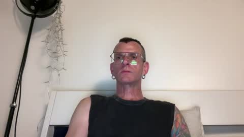 Snapshot of o_johnny_deep_o chatting on 07/05/26, 10:17 Jonathan Deep online show from 07/05/26, 10:17