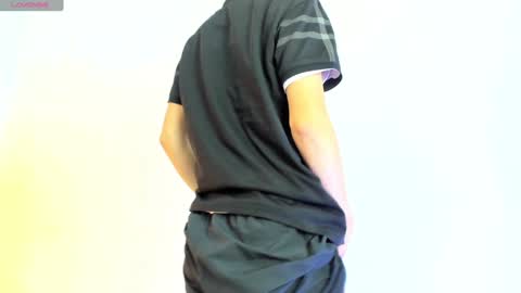 Snapshot of oasis_ossa chatting on 12/14/24, 03:51 Lyam online show from 12/14/24, 03:51