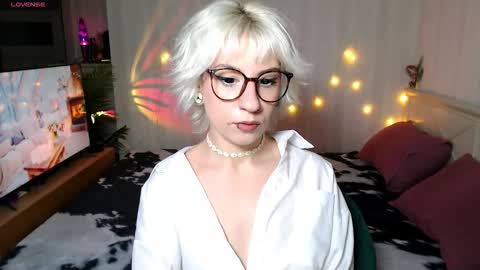 Moonlight online show from 12/20/25, 08:32