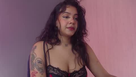 Snapshot of obeyval chatting on 11/15/25, 04:14 Vale online show from 11/15/25, 04:14