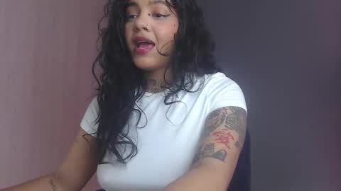 Snapshot of obeyval chatting on 11/19/25, 08:42 Vale online show from 11/19/25, 08:42